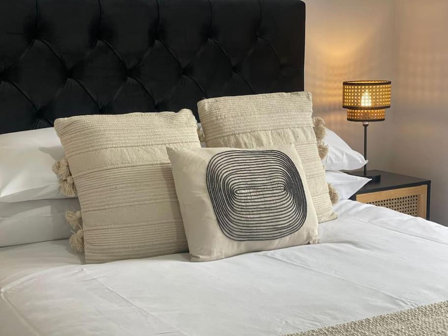 Trendy Apartment In Cardiff Free Parking Exteriör bild