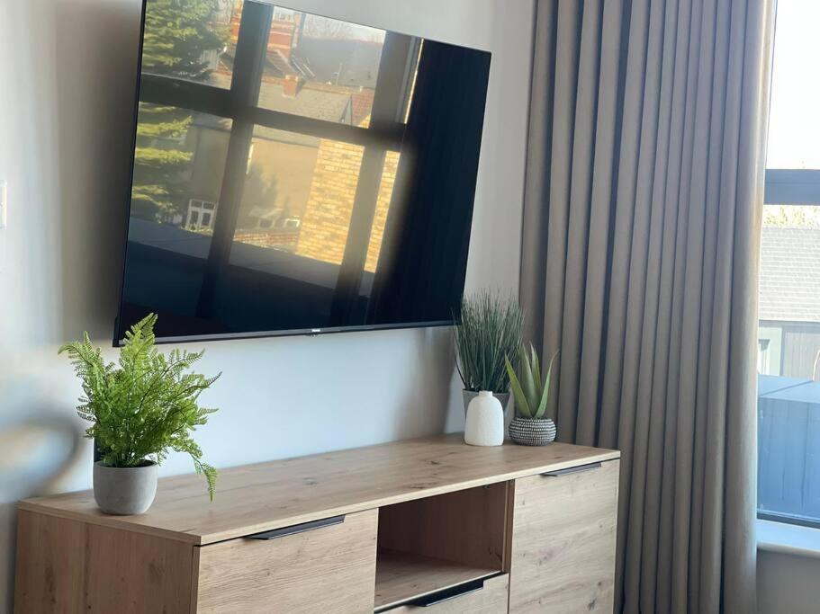 Trendy Apartment In Cardiff Free Parking Exteriör bild