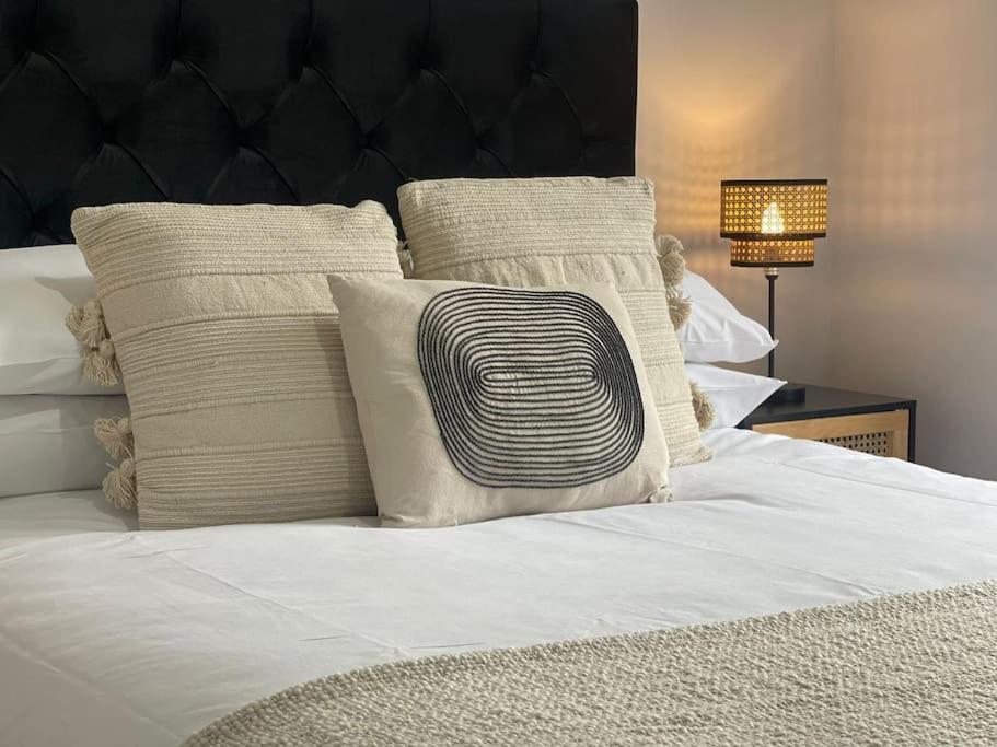 Trendy Apartment In Cardiff Free Parking Exteriör bild