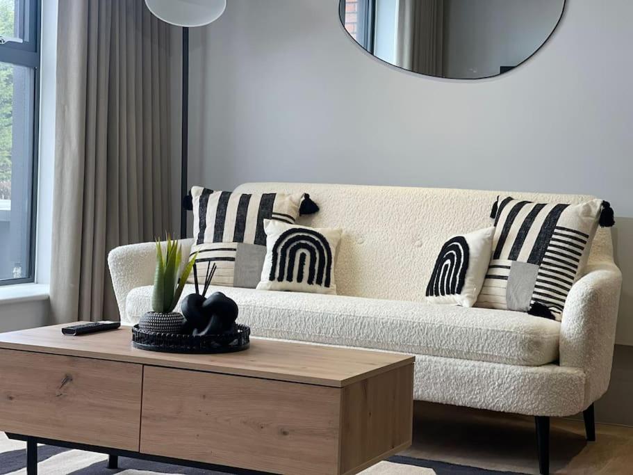 Trendy Apartment In Cardiff Free Parking Exteriör bild